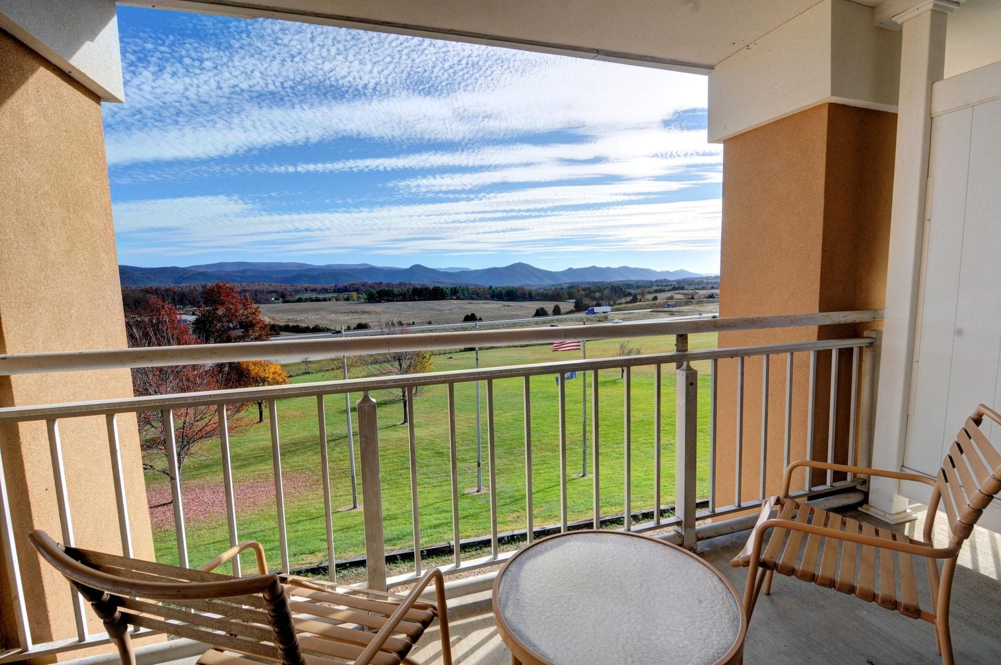 Comfort Inn & Suites Raphine - Lexington Near I-81 And I-64 Exteriör bild