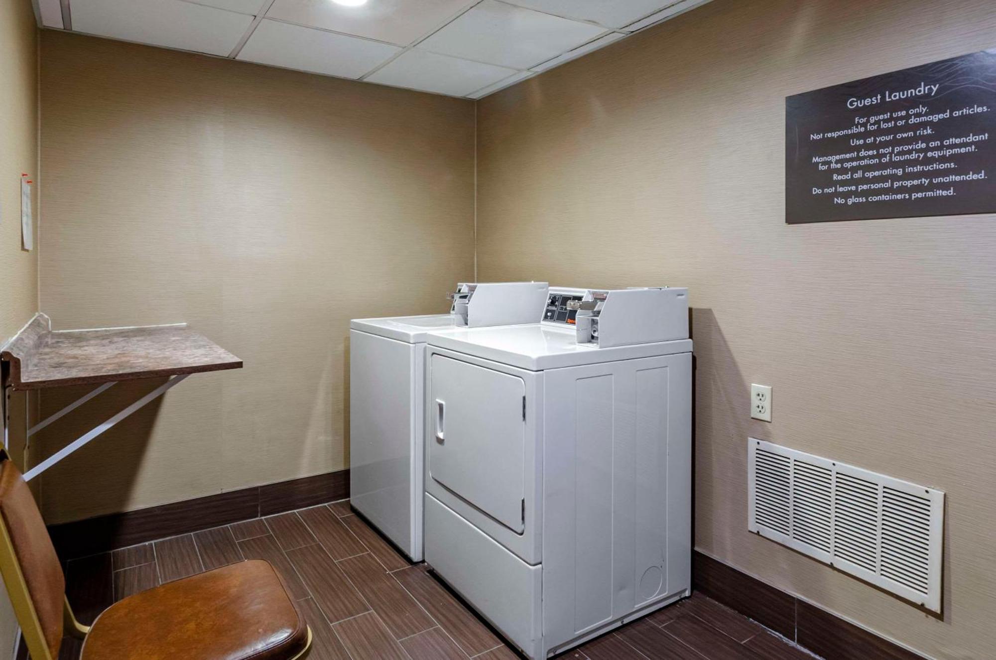 Comfort Inn & Suites Raphine - Lexington Near I-81 And I-64 Exteriör bild